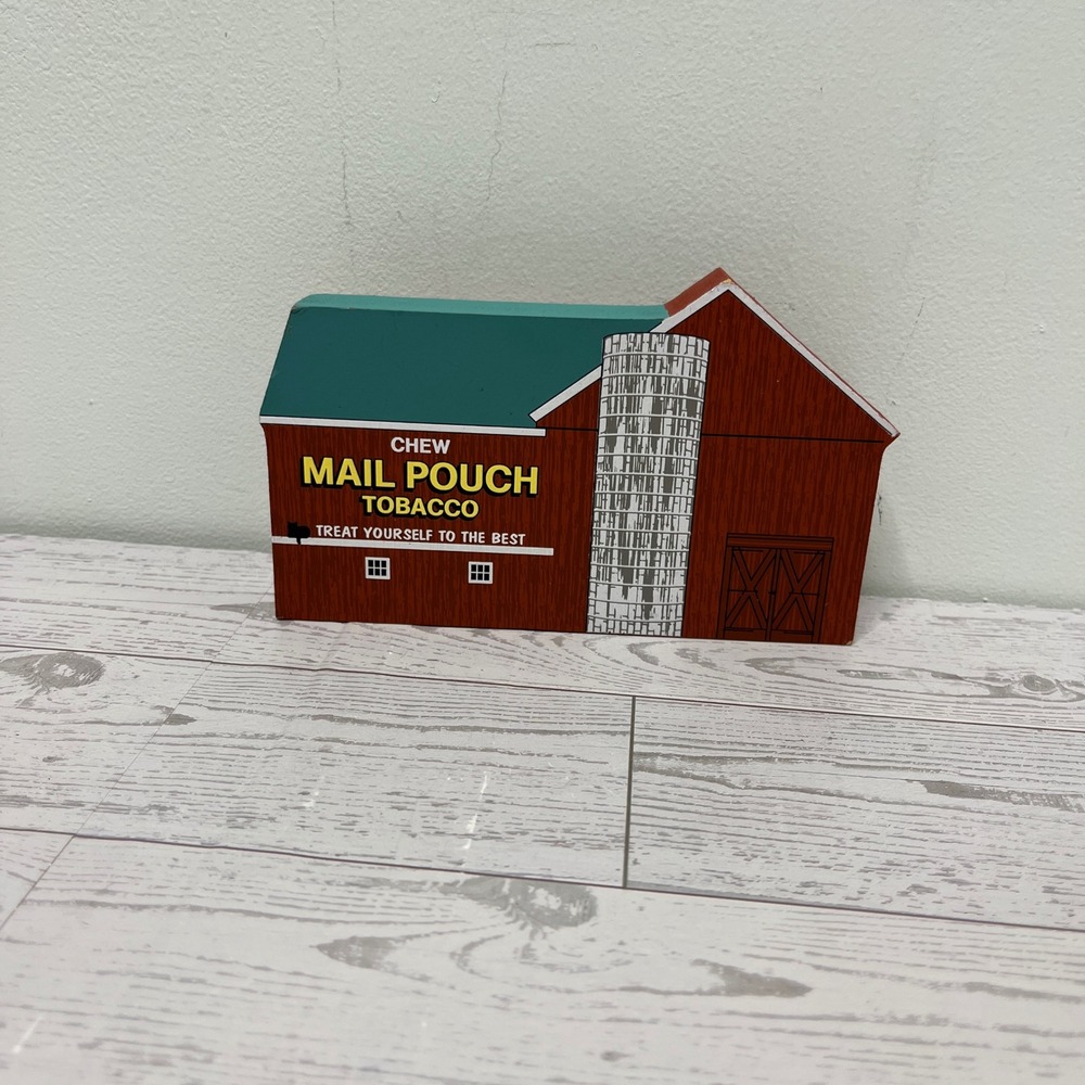 The Cat's Meow Village Mail Pouch Tobacco Barn America's Back Roads 2007 07-411